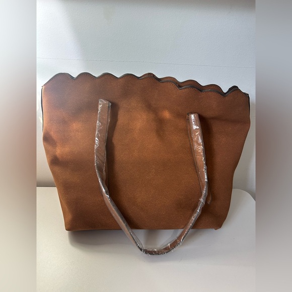 T-Shirt & Jeans faux-suede tote hobo brown bag scalloped edge tassel boho NWT - Picture 3 of 11